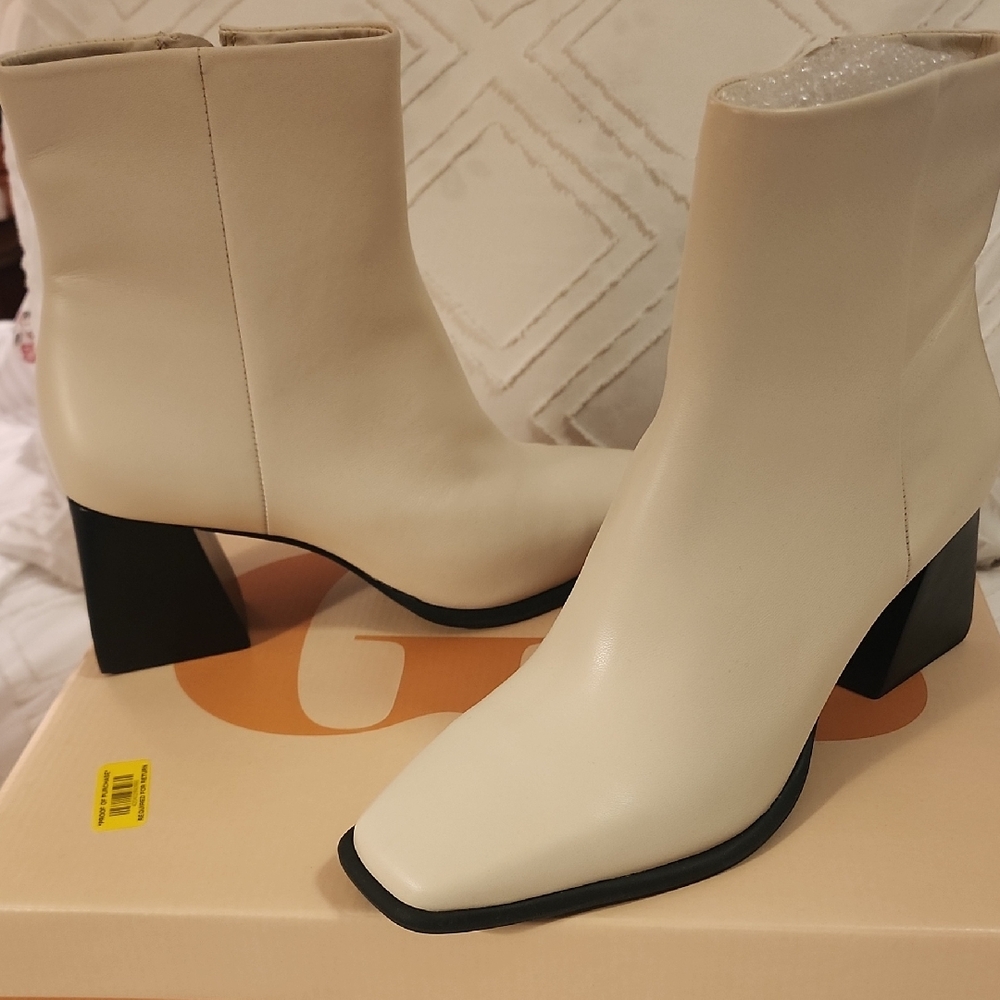 Gianni Bini Cream Ankle Boot, New With Box, Size 7